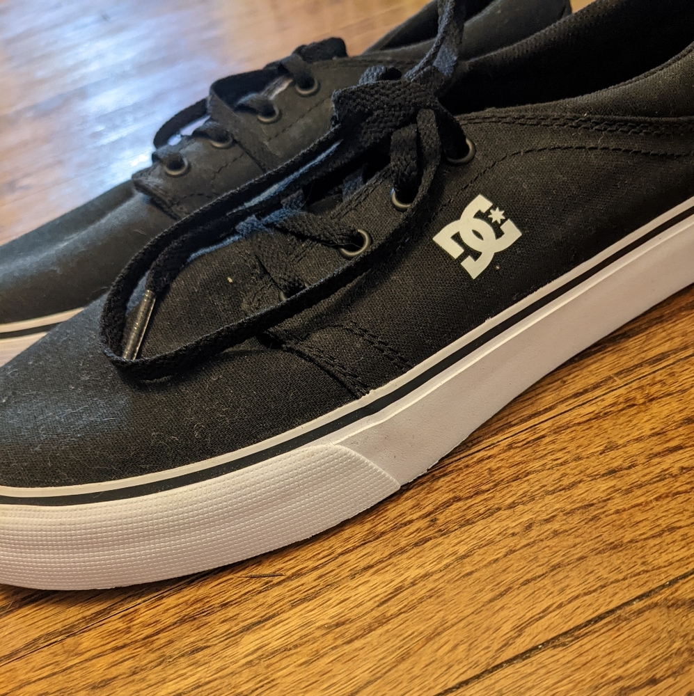 Black DC Men's Size 9 Shoes